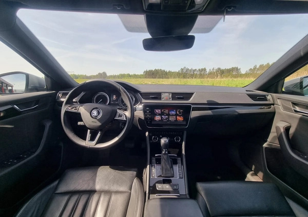 Skoda Superb cena 86000 przebieg: 273900, rok produkcji 2018 z Olsztyn małe 211